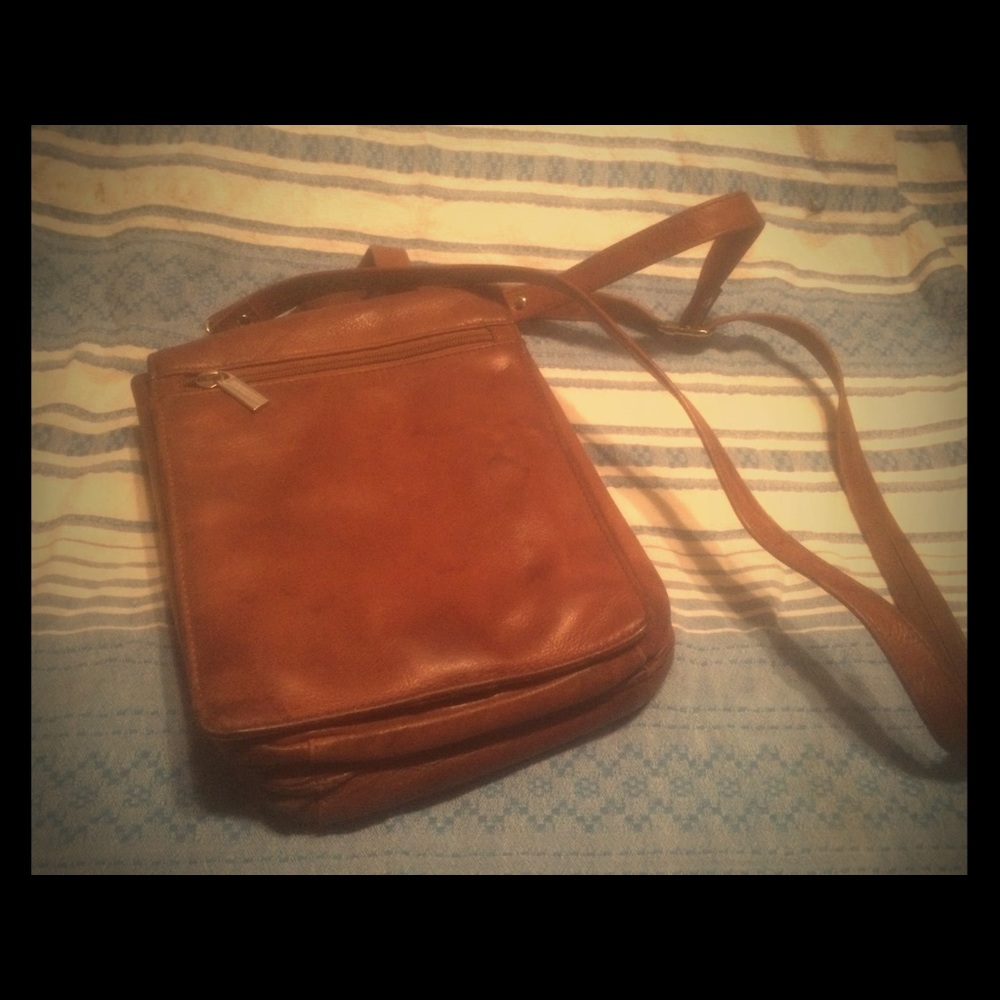 Wilsons Crossbody Washed-Leather Bag